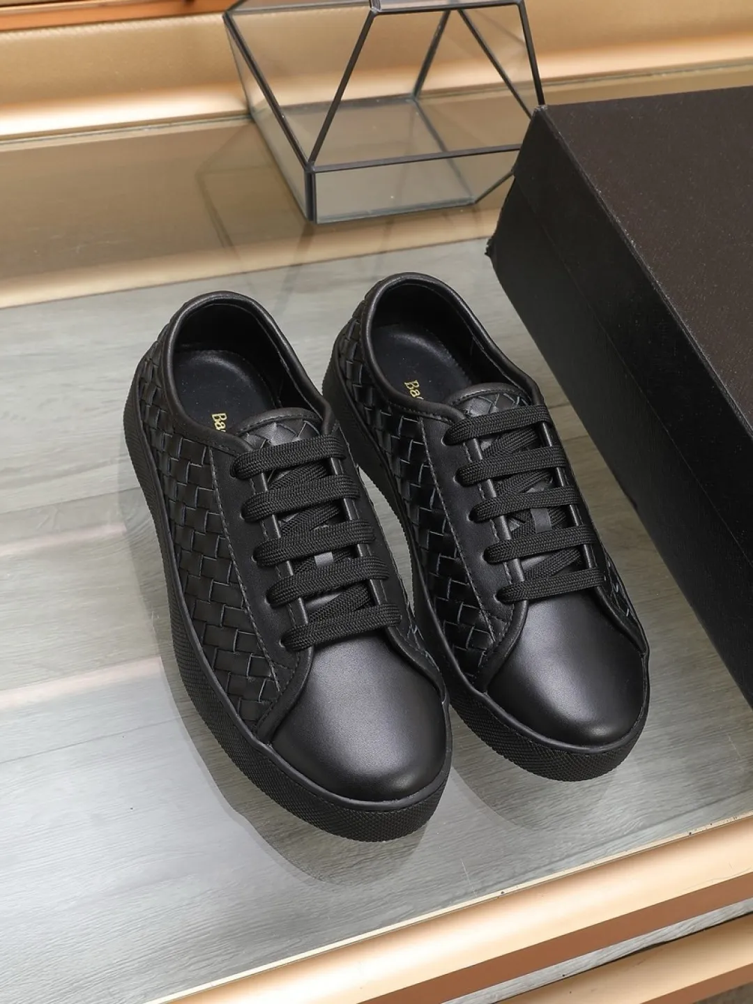 Men's men's shoes💰Men's shoes💰520💰🔥【BV】series top purchasing agency🔍Imported first-layer cowhide woven surface, cowhide foot pads with environmentally friendly lining♻️Does not fade,💪Sole: Rubber combination original factory special outsole⚠Original and single goods🔍🔍Can be entered and exited at will, welcome to compare⚠Number of sizes: 38-44